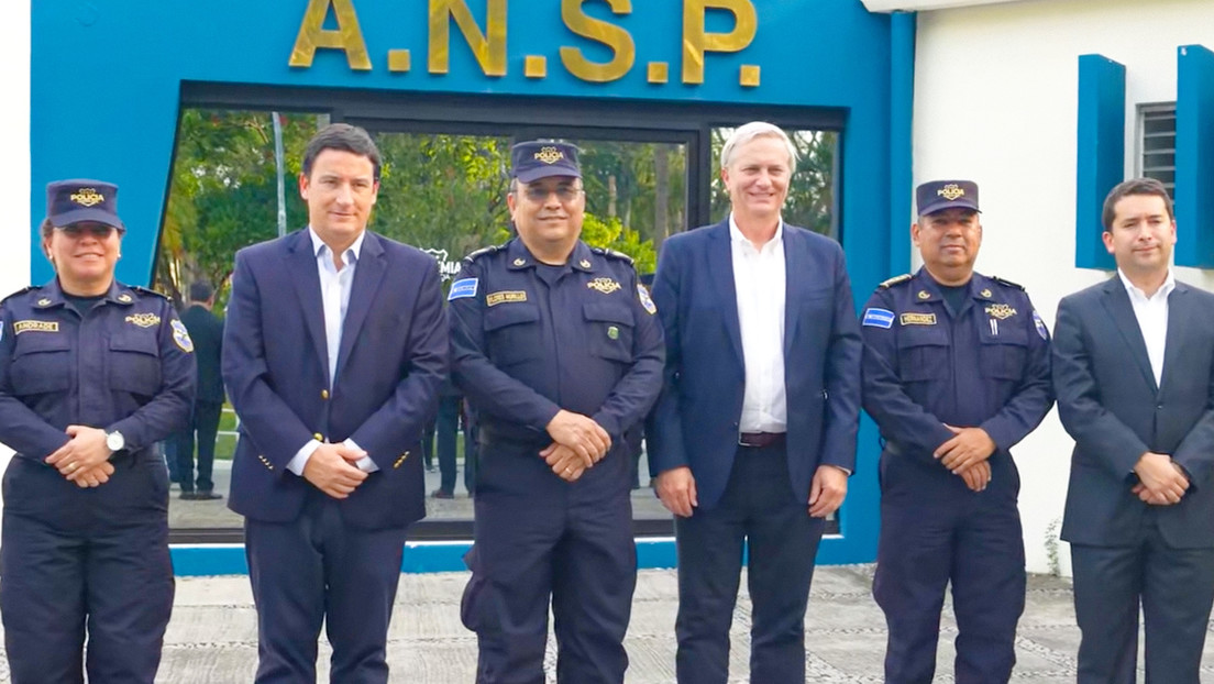Líder de la ultraderecha chilena visita El Salvador para revisar el modelo de seguridad de Bukele